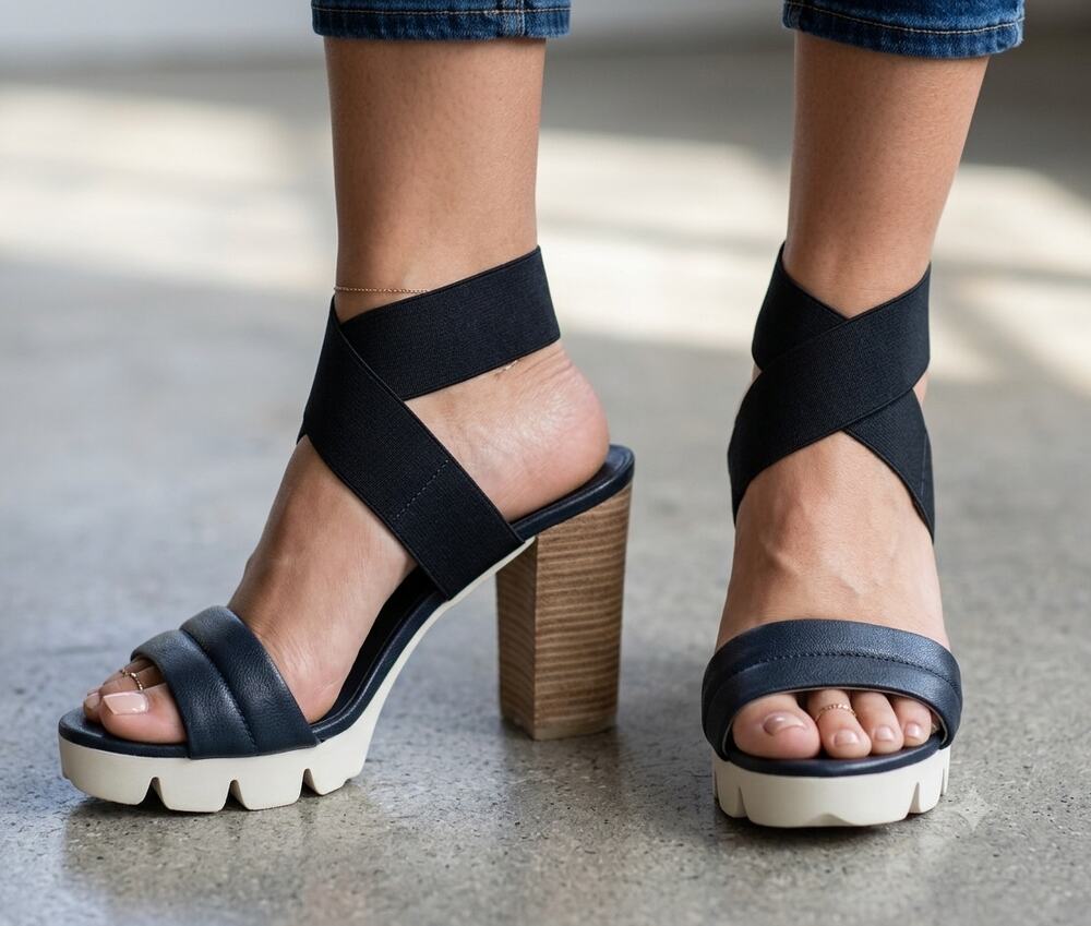 Gidigio Platform Block Heel Sandals Size 10.5-11 Black Crisscross Casual Italian
